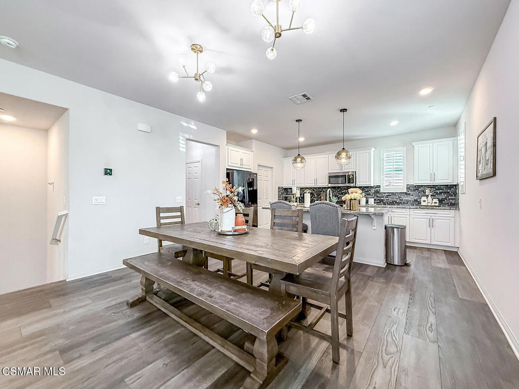14708 Sherman Way Property Photo 10
