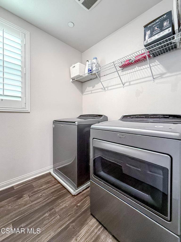 14708 Sherman Way Property Photo 22