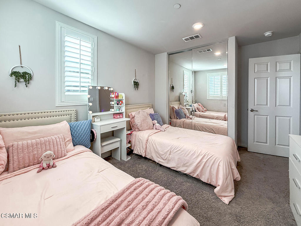 14708 Sherman Way Property Photo 26