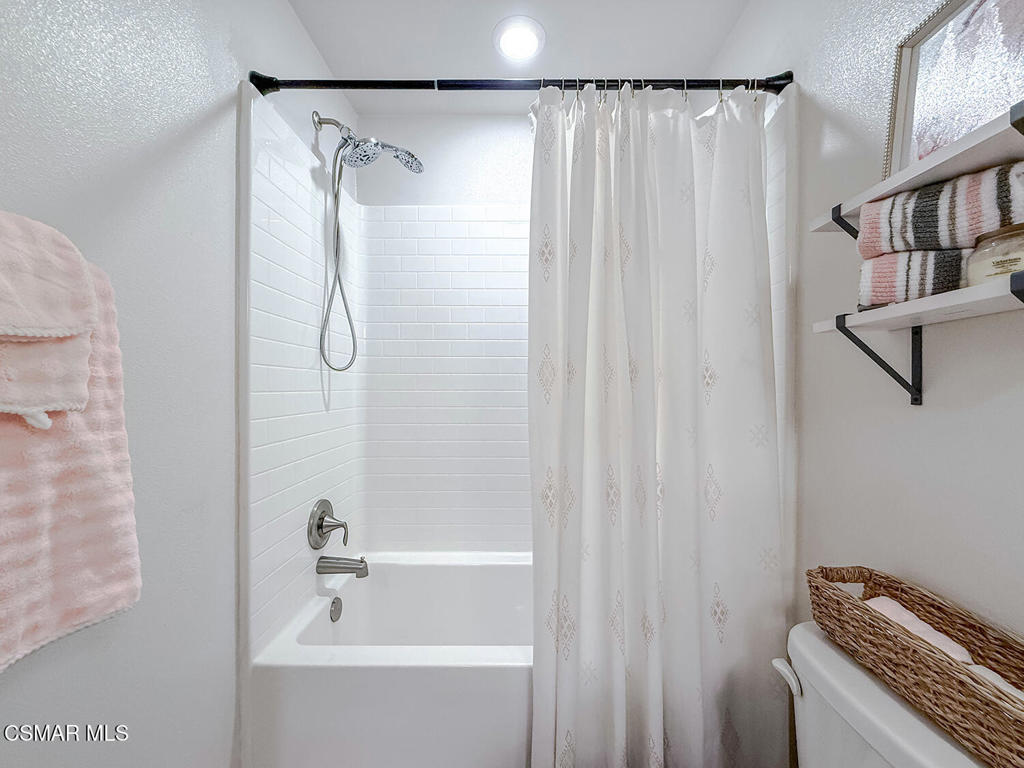 14708 Sherman Way Property Photo 28