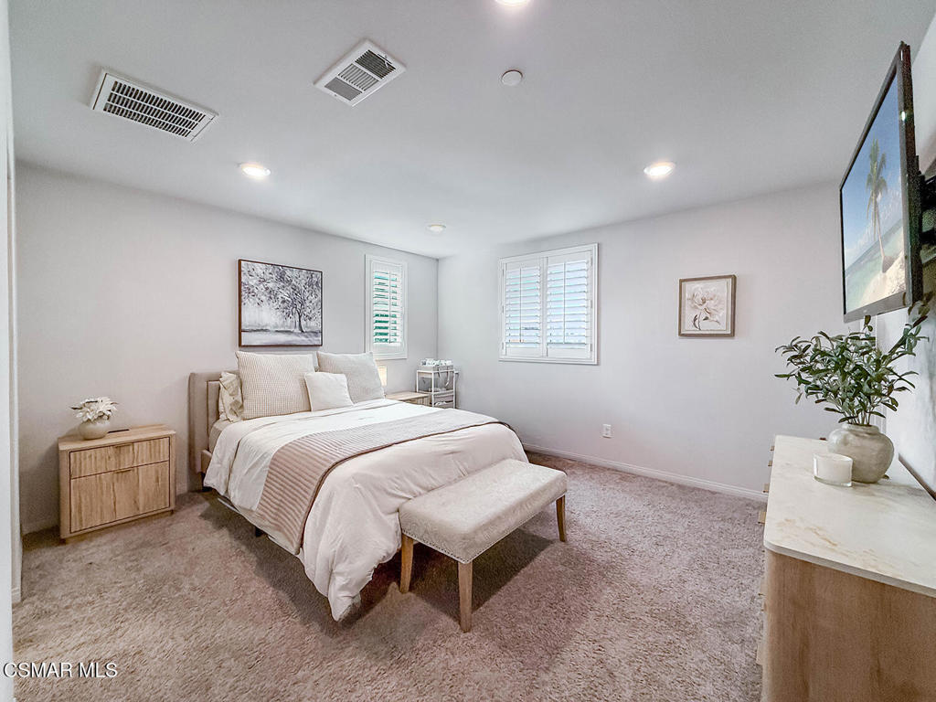 14708 Sherman Way Property Photo 29