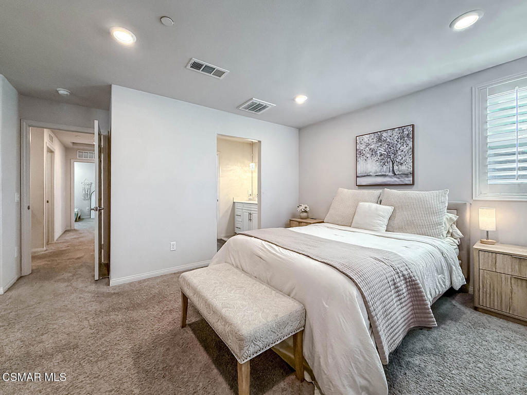 14708 Sherman Way Property Photo 30