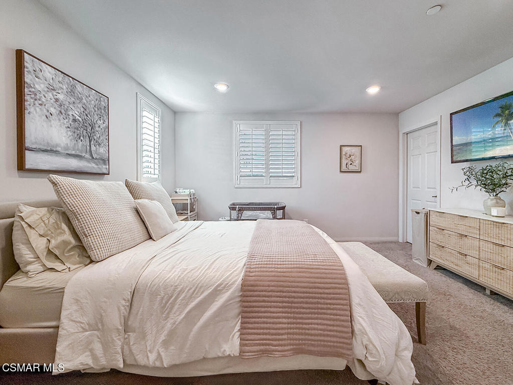 14708 Sherman Way Property Photo 32
