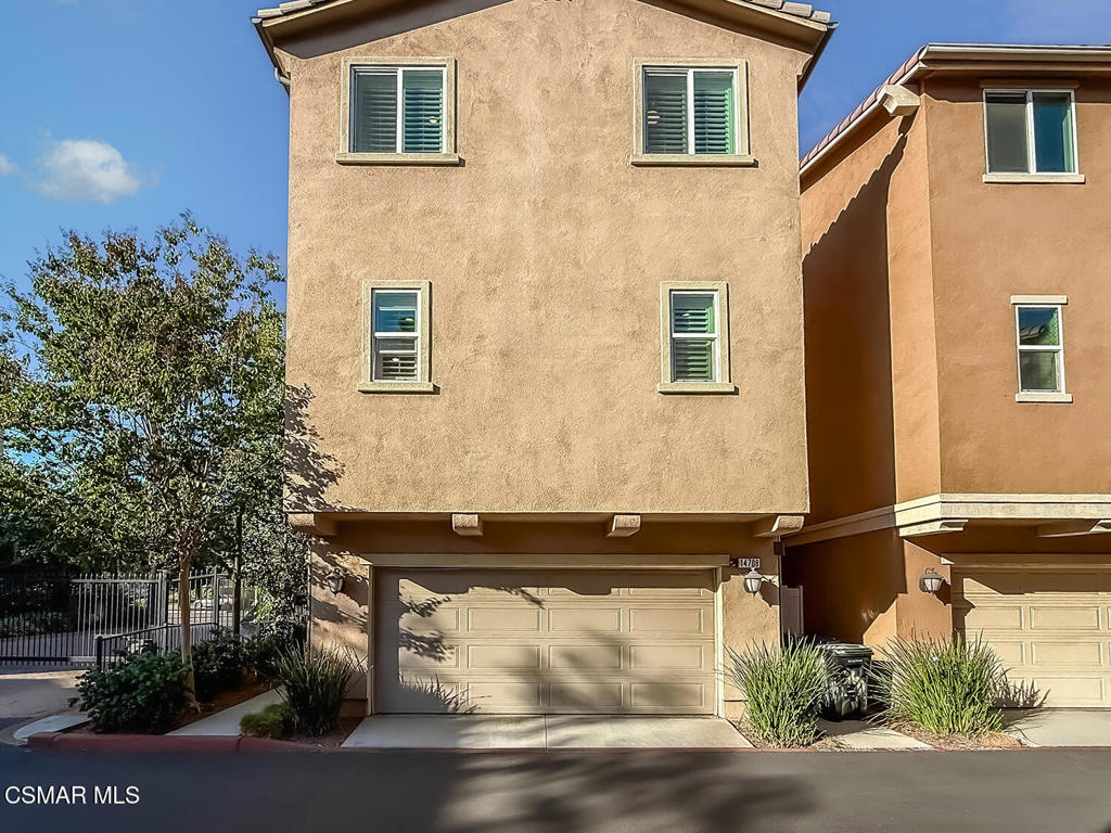 14708 Sherman Way Property Photo 37