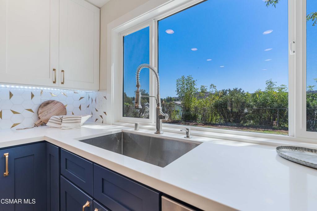 688 Velarde Drive Property Photo 10