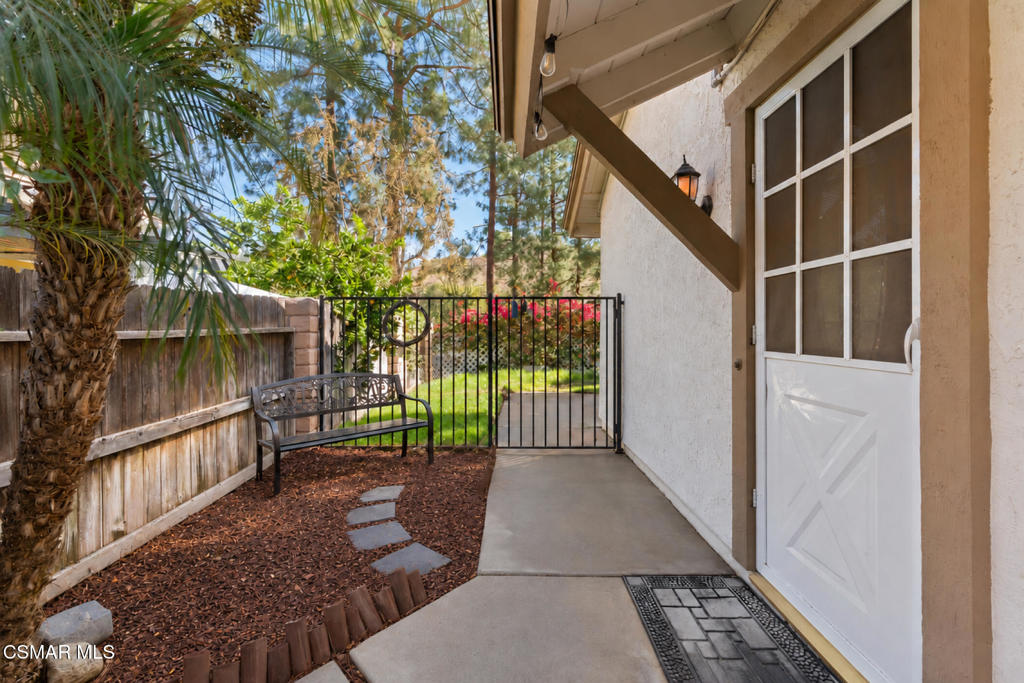 2093 Covington Avenue Property Photo 3
