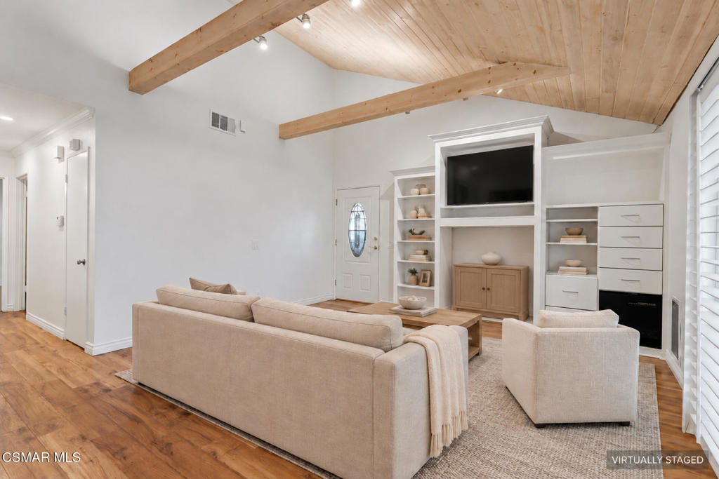 2093 Covington Avenue Property Photo 8