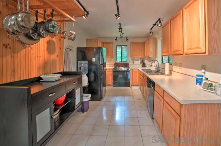 16885 Laurel Road Property Photo 8