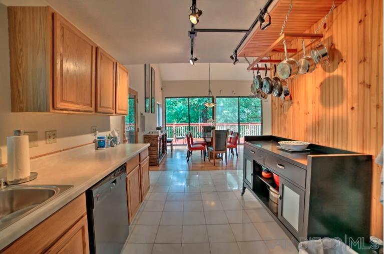 16885 Laurel Road Property Photo 9
