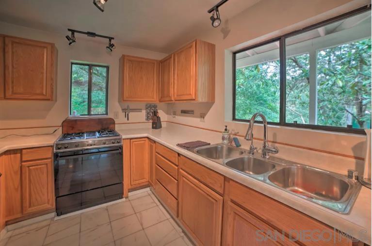 16885 Laurel Road Property Photo 10