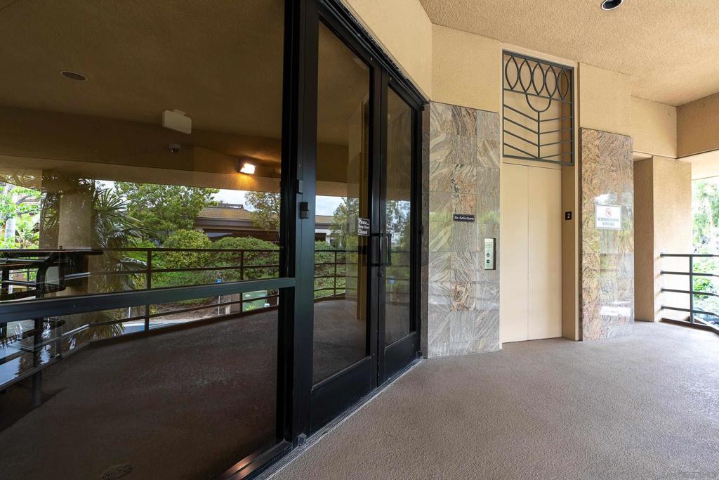 6390 Greenwich Drive Property Photo 16