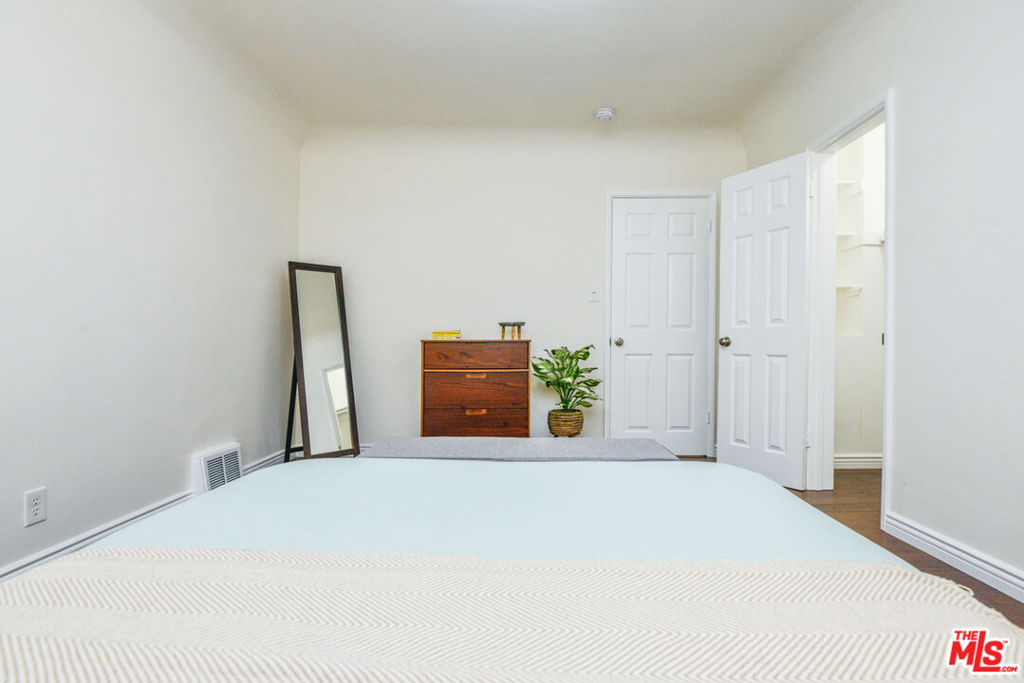 1017 S Alfred Street Property Photo 12