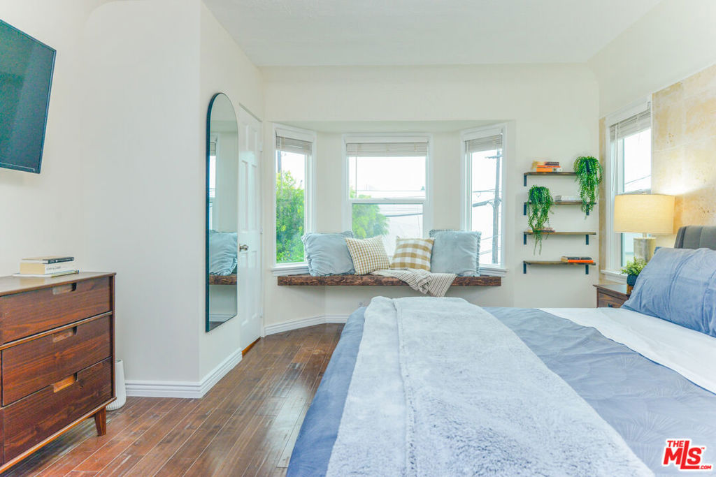 1017 S Alfred Street Property Photo 14