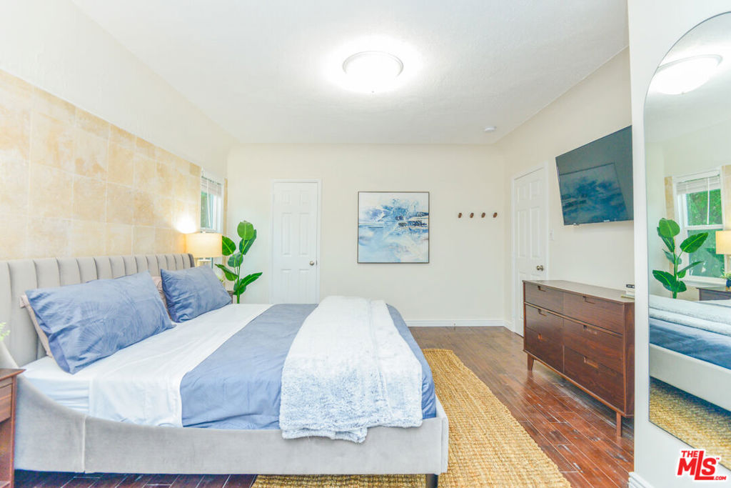 1017 S Alfred Street Property Photo 15