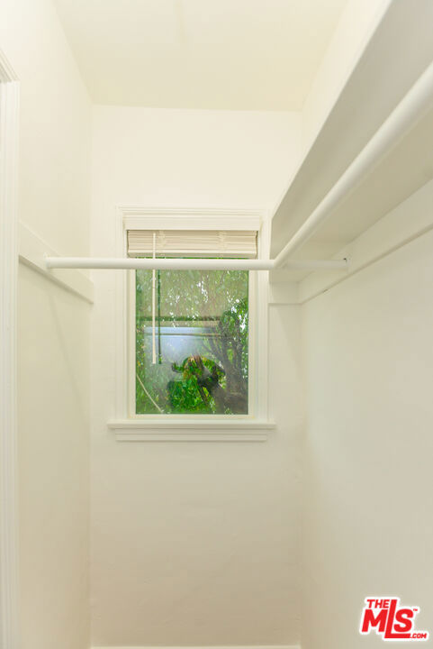 1017 S Alfred Street Property Photo 17