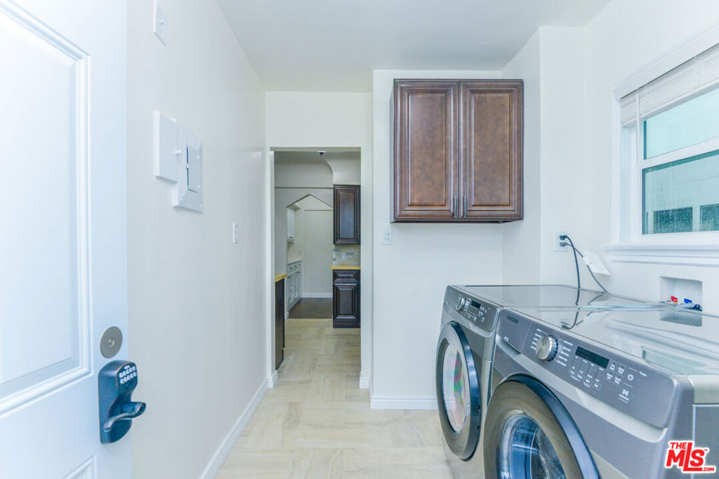 1017 S Alfred Street Property Photo 26