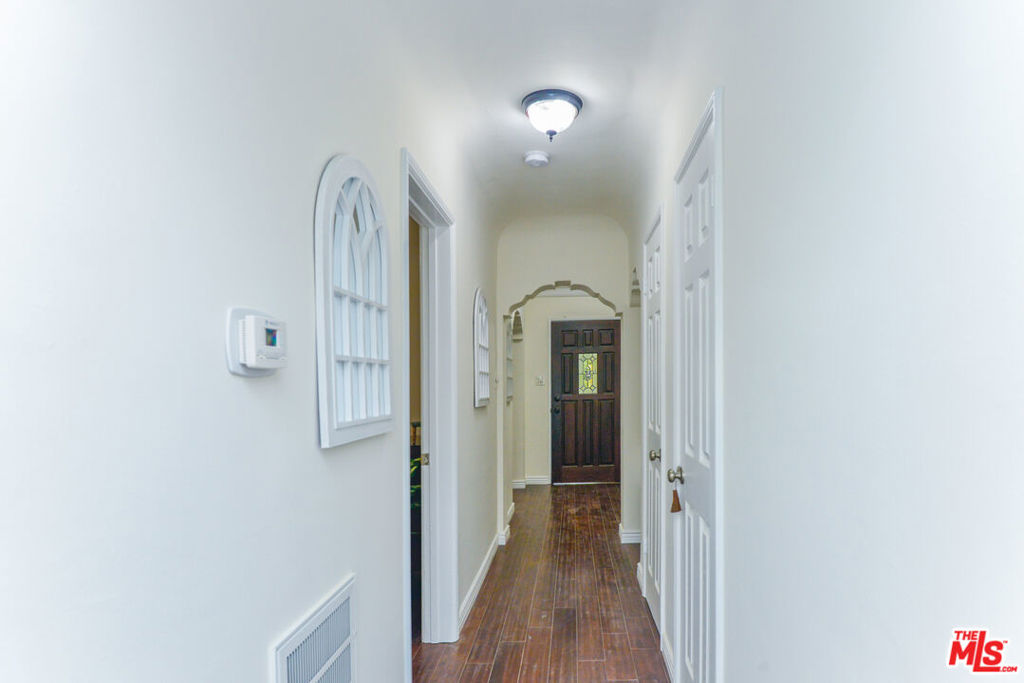 1017 S Alfred Street Property Photo 35