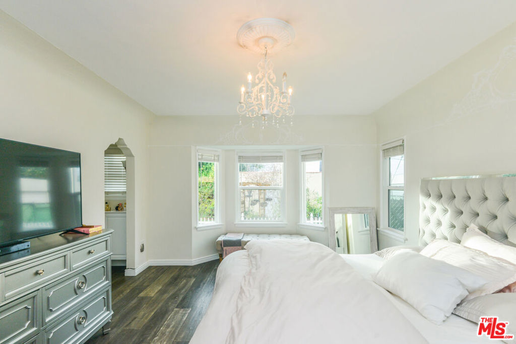 1017 S Alfred Street Property Photo 37