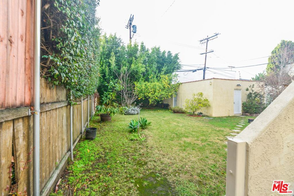 1017 S Alfred Street Property Photo 54