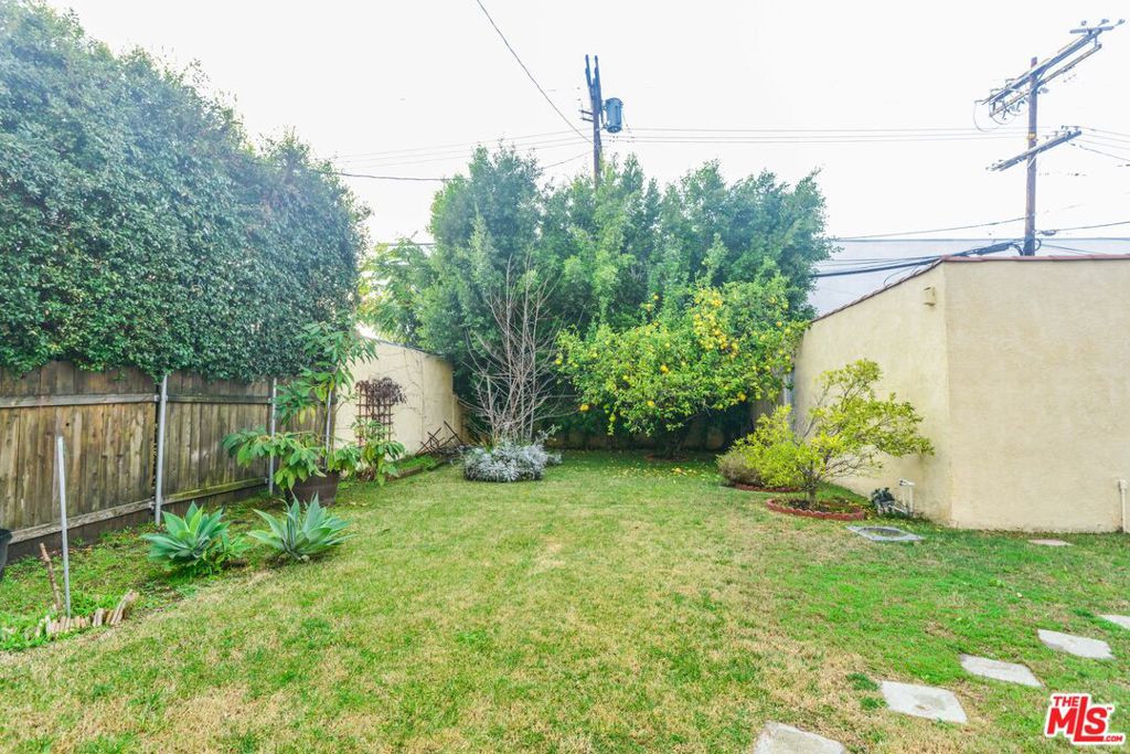 1017 S Alfred Street Property Photo 57