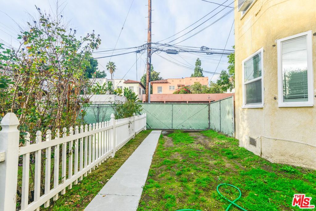 1017 S Alfred Street Property Photo 58