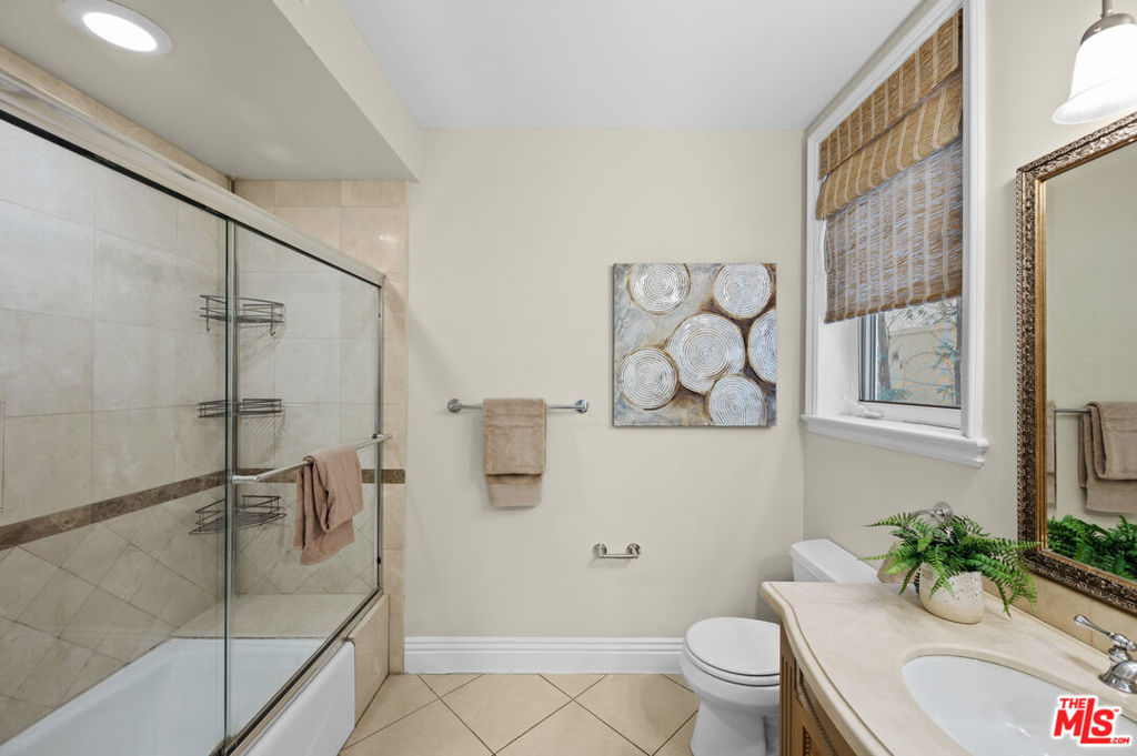 10935 Missouri Avenue B Property Photo 16