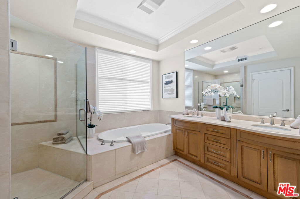 10935 Missouri Avenue B Property Photo 22