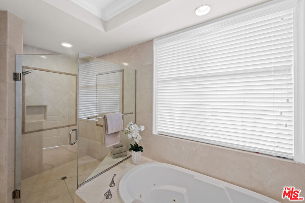 10935 Missouri Avenue B Property Photo 23