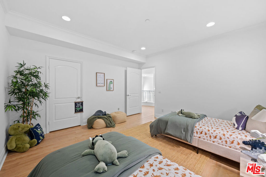 10935 Missouri Avenue B Property Photo 27