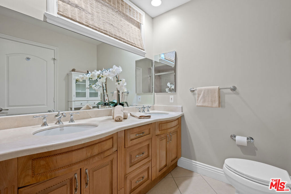 10935 Missouri Avenue B Property Photo 33