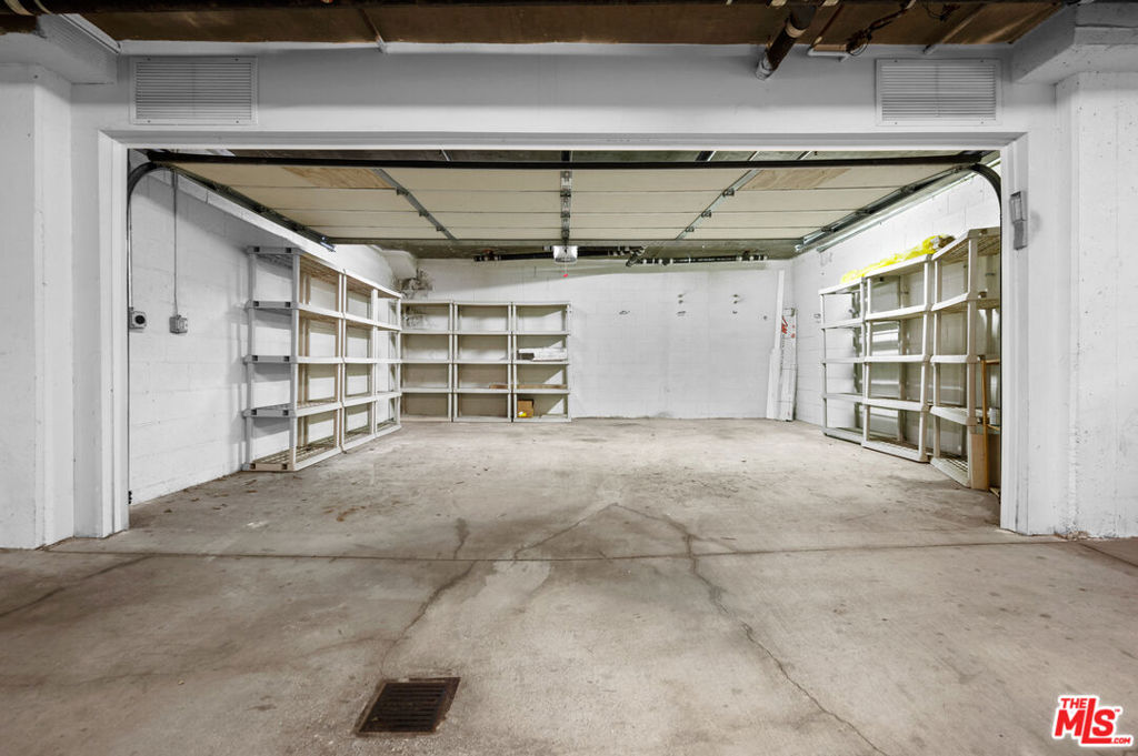 10935 Missouri Avenue B Property Photo 39