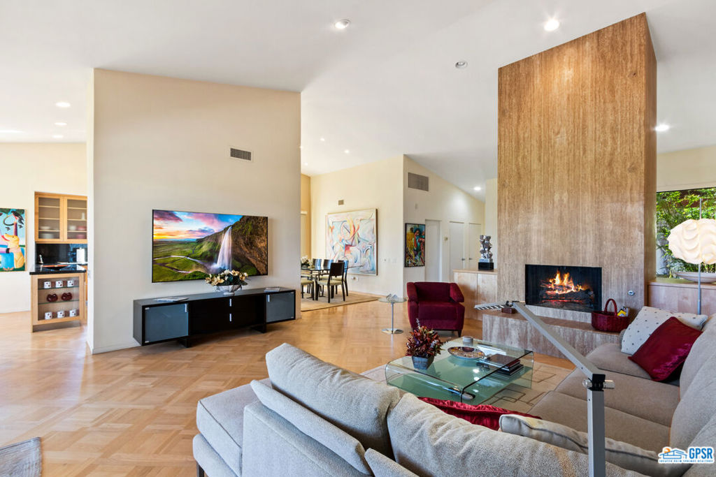 10010 Sunningdale Drive Property Photo 10