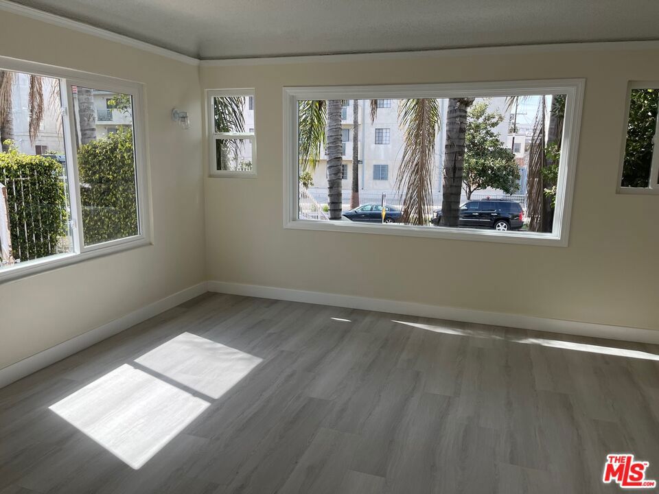 836 S Catalina Street Property Photo 3
