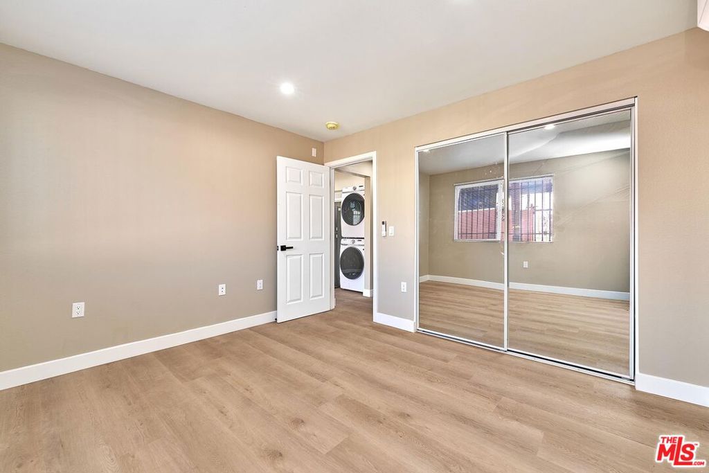 3568 S Budlong Avenue Property Photo 17