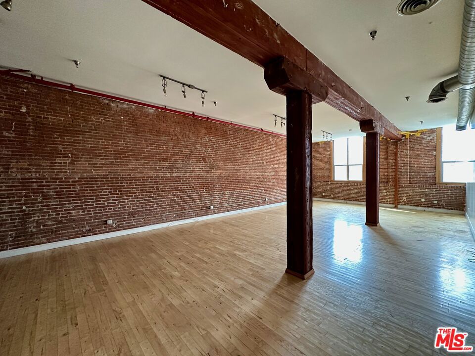 726 S Santa Fe Avenue 202 Property Photo 5