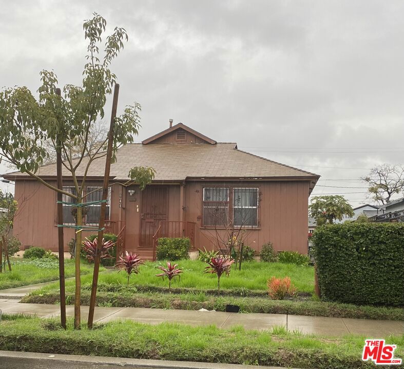 941 E Imperial Highway Property Photo 1