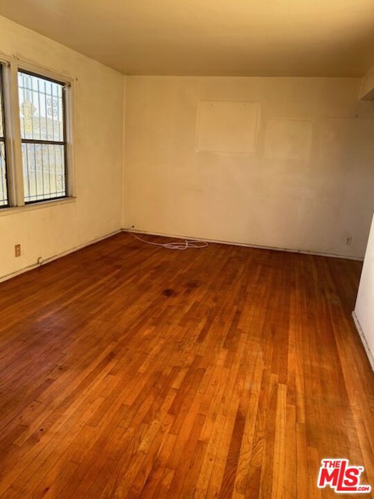 941 E Imperial Highway Property Photo 3