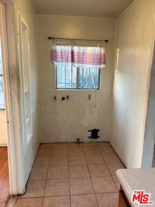 941 E Imperial Highway Property Photo 7