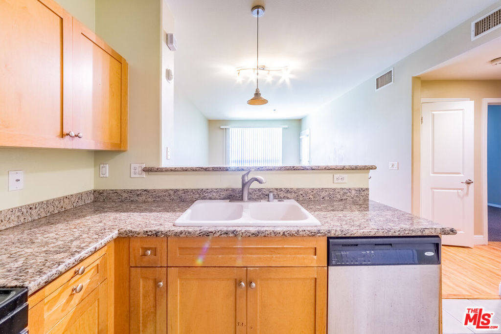 100 S Alameda Street 154 Property Photo 4