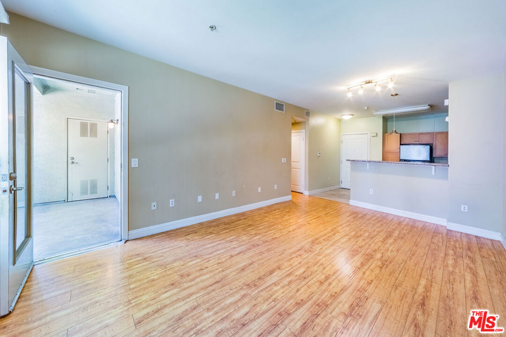 100 S Alameda Street 154 Property Photo 8