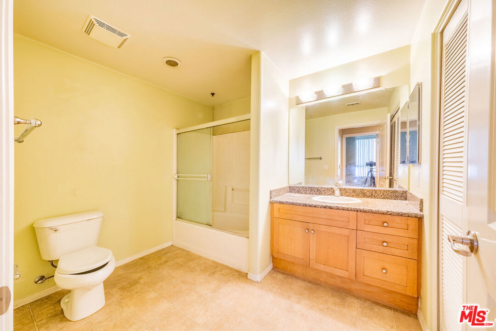 100 S Alameda Street 154 Property Photo 13