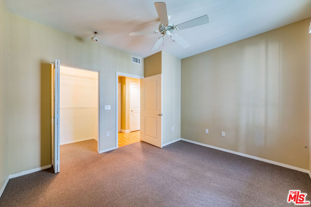 100 S Alameda Street 154 Property Photo 14
