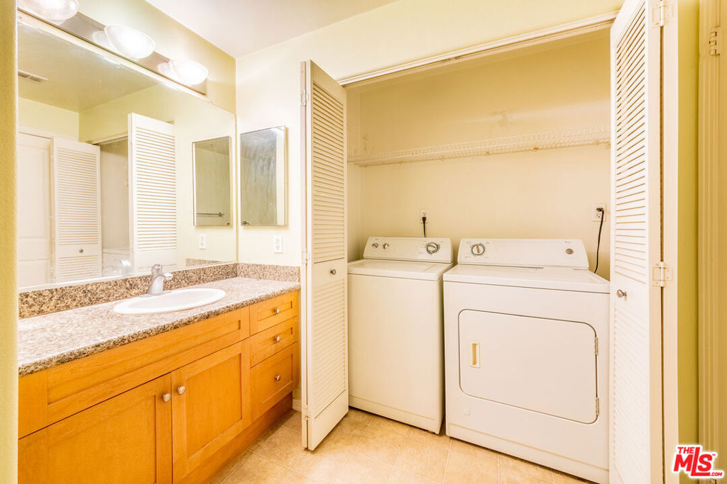 100 S Alameda Street 154 Property Photo 15