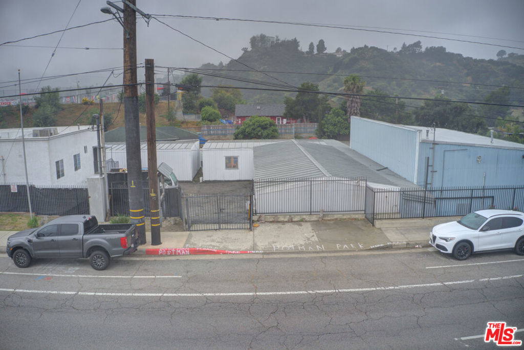 6470 Foothill Boulevard Property Photo 2