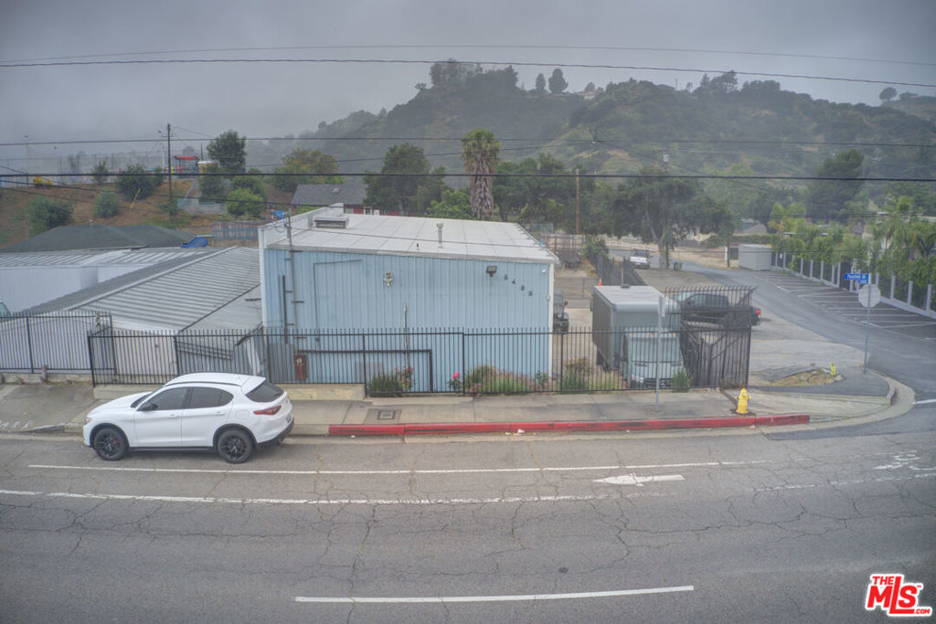 6470 Foothill Boulevard Property Photo 3