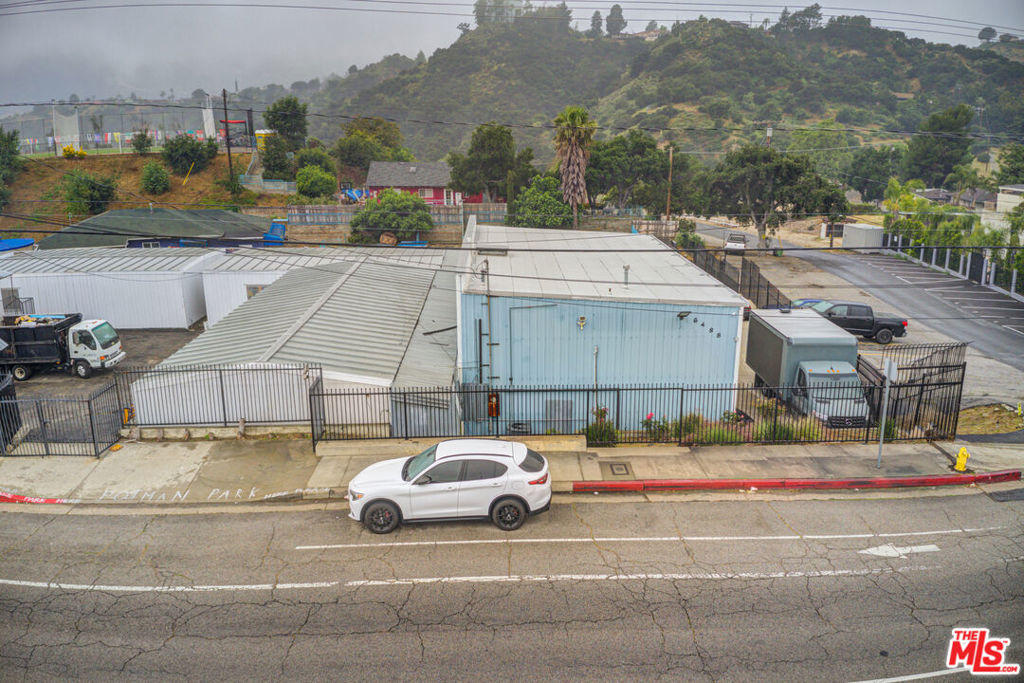 6470 Foothill Boulevard Property Photo 9