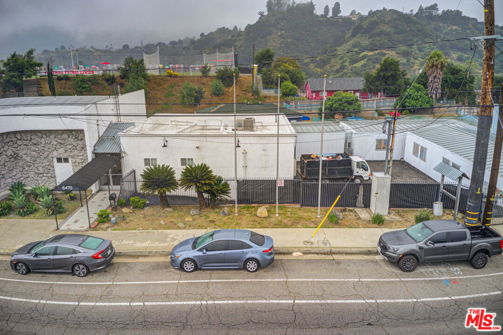 6470 Foothill Boulevard Property Photo 10