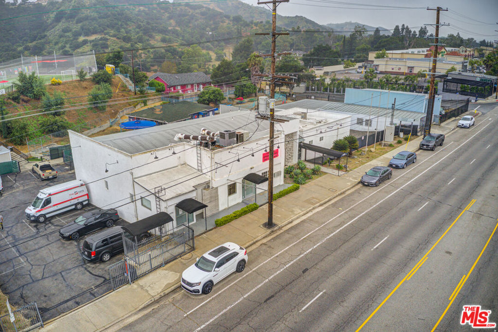 6470 Foothill Boulevard Property Photo 11