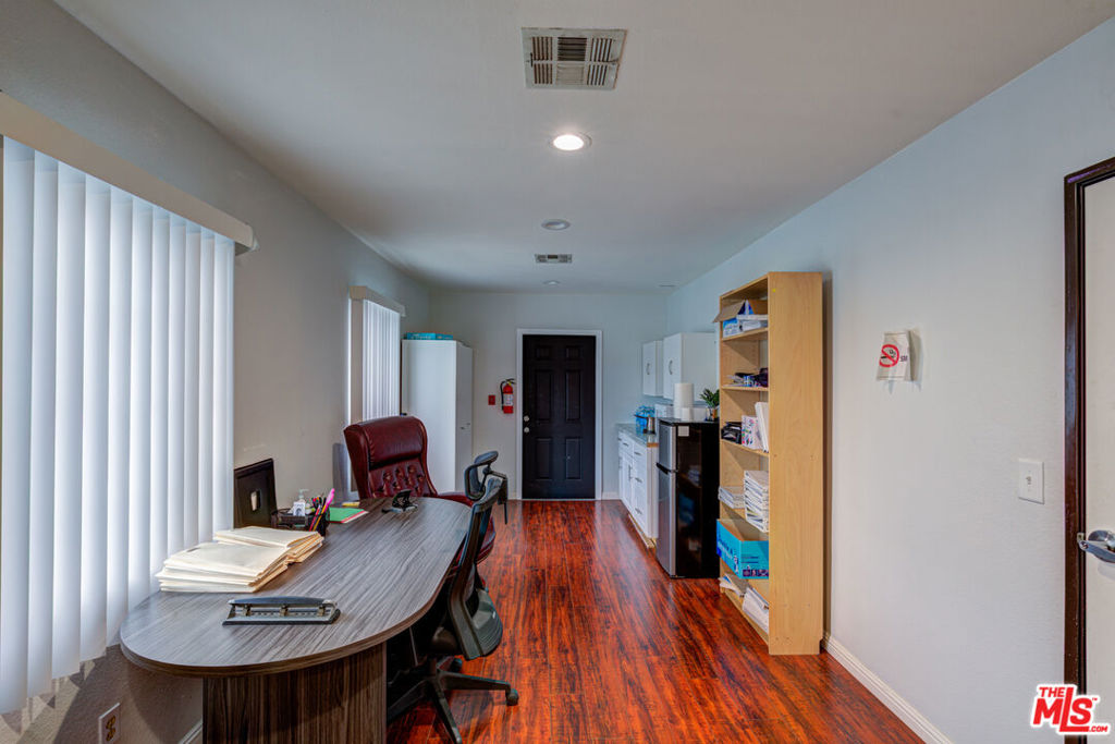 6470 Foothill Boulevard Property Photo 26