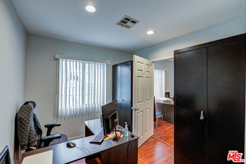 6470 Foothill Boulevard Property Photo 27